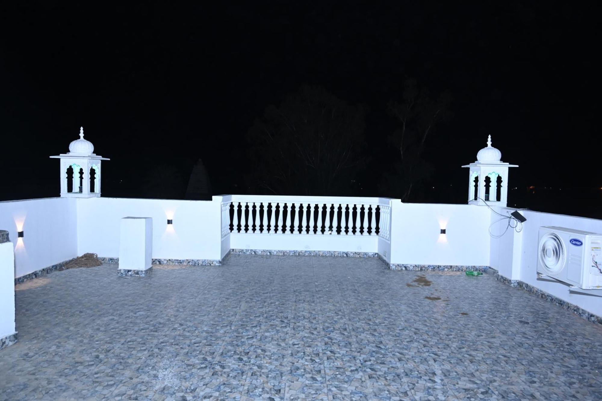 Hotel Moon Mahal Jaipur Ngoại thất bức ảnh